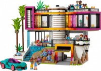 Купити конструктор Lego Andreas Modern Mansion 42639  за ціною від 1777 грн.