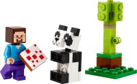 Купити конструктор Lego Steve and Baby Panda 30672  за ціною від 299 грн.