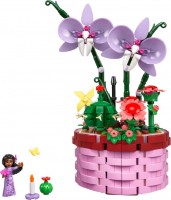 Купить конструктор Lego Isabelas Flowerpot 43237  по цене от 1466 грн.