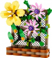 Купити конструктор Lego Flower Trellis Display 40683  за ціною від 1199 грн.