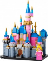 Купити конструктор Lego Mini Disney Sleeping Beauty Castle 40720  за ціною від 2799 грн.