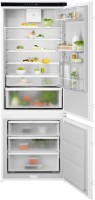 Купити вбудований холодильник Electrolux ENG7TE75S  за ціною від 60060 грн.