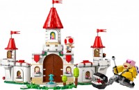Купити конструктор Lego Battle with Roy at Peachs Castle 71435  за ціною від 2089 грн.