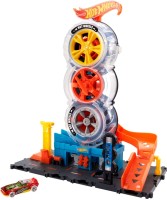 Купить автотрек / залізниця Hot Wheels Super Twist Tire Shop HDP02: цена от 1499 грн.