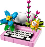 Купити конструктор Lego Typewriter with Flowers 31169  за ціною від 996 грн.