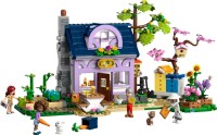 Купить конструктор Lego Beekeepers House and Flower Garden 42669  по цене от 3579 грн.