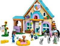 Купити конструктор Lego Horse and Pet Vet Clinic 42651  за ціною від 1763 грн.