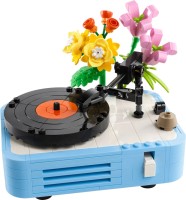 Купити конструктор Lego Record Player with Flowers 31172  за ціною від 1299 грн.