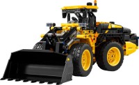 Купить конструктор Lego Volvo L120 Electric Wheel Loader 42209: цена от 3408 грн.