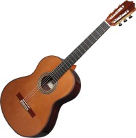 Купити гітара Cuenca Linea Profesional за ціною від 168360 грн.