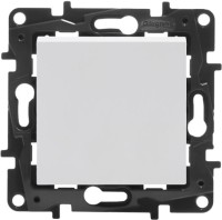 Купити вимикач Legrand Niloe Step 863101 за ціною від 118 грн.