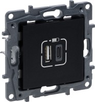 Купити розетка Legrand Niloe Step 863540 за ціною від 1792 грн.