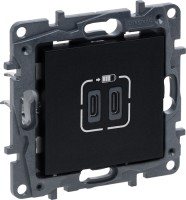Купити розетка Legrand Niloe Step 863539 за ціною від 1674 грн.