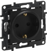 Купити розетка Legrand Niloe Step 863521 за ціною від 184 грн.