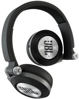 Купити навушники JBL E40BT  за ціною від 5986 грн.