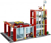 Купить конструктор Lego Fire Station 60004: цена от 4800 грн.