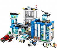 Купить конструктор Lego Police Station 60047  по цене от 14999 грн.