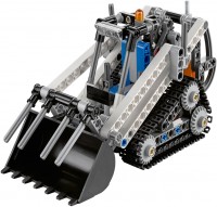 Купити конструктор Lego Compact Tracked Loader 42032  за ціною від 3704 грн.