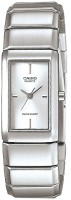 Купити наручний годинник Casio LTP-2037A-7C за ціною від 2046 грн.