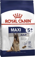 Купить корм для собак Royal Canin Maxi Adult 5+ 4 kg  по цене от 985 грн.