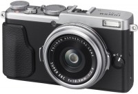 Купити фотоапарат Fujifilm FinePix X70 за ціною від 45605 грн.