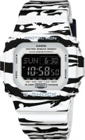 Купити наручний годинник Casio G-Shock DW-D5600BW-7  за ціною від 6400 грн.