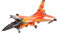 Купить сборная модель Revell Lockheed Martin F-16 Mlu Solo Display (1:72)  по цене от 649 грн.